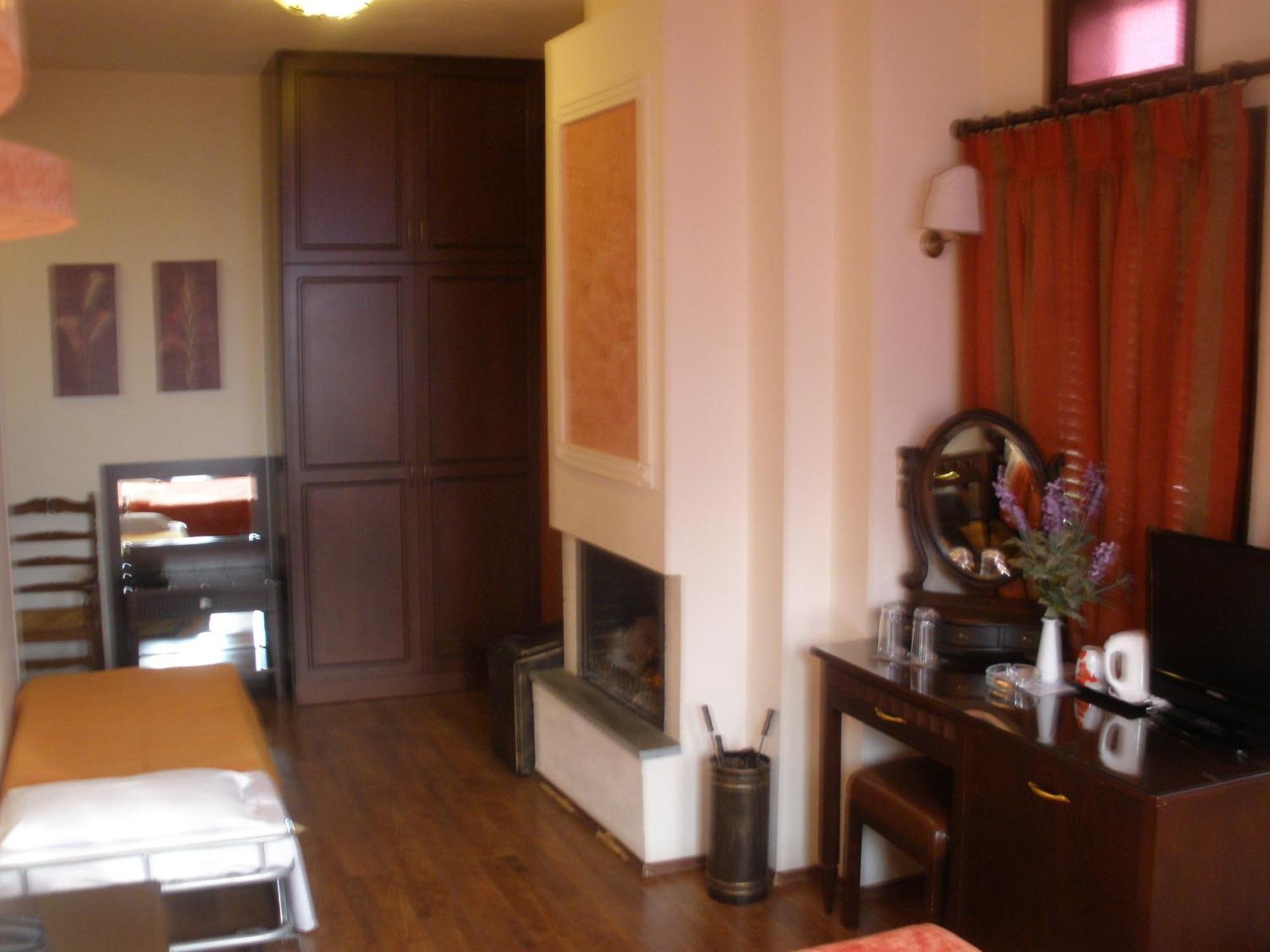 Pelias Hotel Портарія Екстер'єр фото